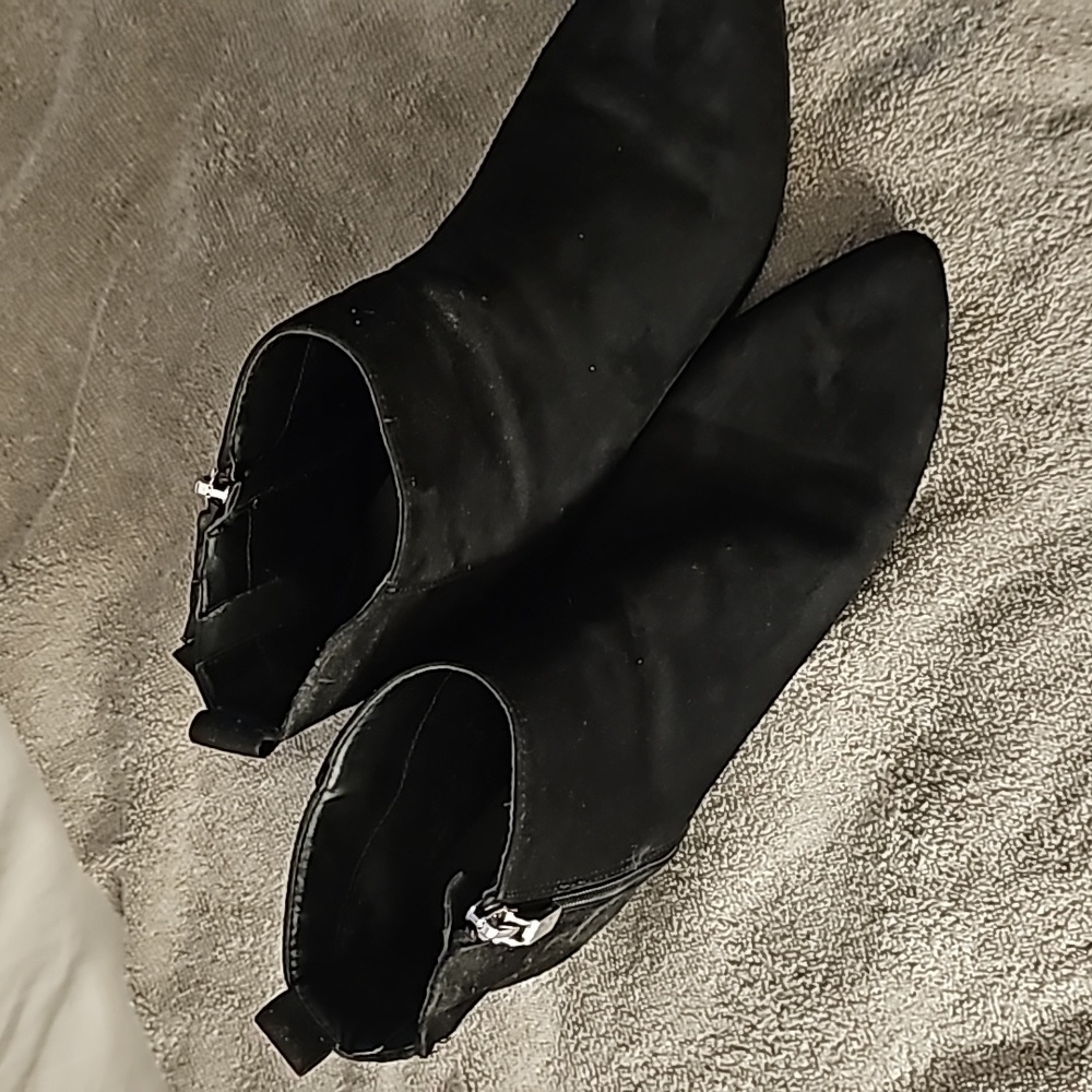 Ladies ankle boots size 91/2